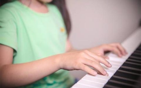 学钢琴的费用一年大概多少钱学费 学钢琴一般费用