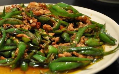 鲜嫩美味的青椒肉丝做法 青椒肉丝的做法: 鲜嫩美味的秘诀
