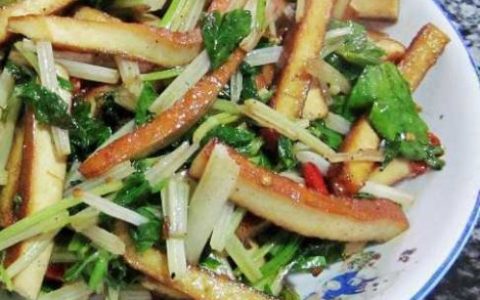 豆腐干炒芹菜美味令你吃不厌 美味的豆腐干芹菜炒法令人欲罢不能