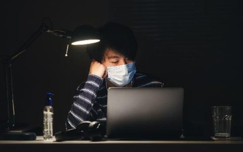 熬夜会不会导致脱发