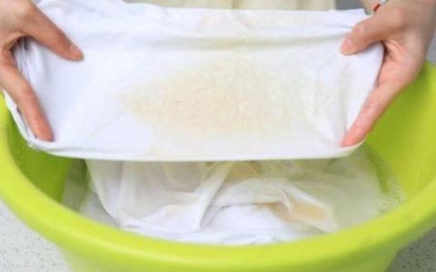 白衣服放久了发黄洗白小窍门简单 白衣服发黄怎么洗？小窍门分享