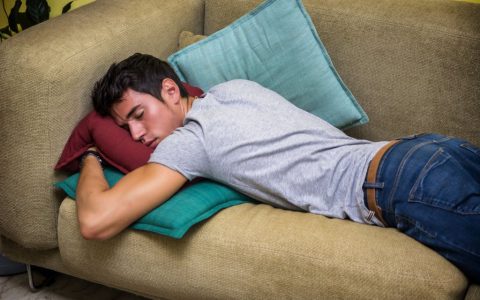 “大睡特睡”能修复大脑？错！医生提醒：超长睡眠不等于高效修复