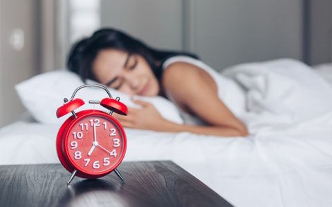 已婚女人梦见和妈妈吵架是什么意思？解梦情感冲突详解【已婚女人梦见和陌生男人相亲】