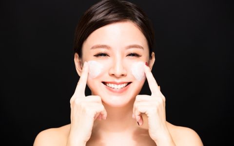 精华液晚上用还是早上用效果好 分功效盘点分析【焕肤精华液有什么作用】