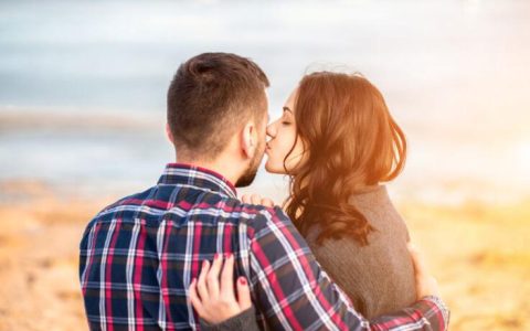 出轨男女双方都离婚在一起有幸福的吗？真实数据与人性真相【男女双方都出轨了,怎么办】