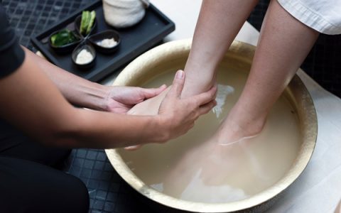 饭后多久泡脚比较好一点？选对时间养生加倍