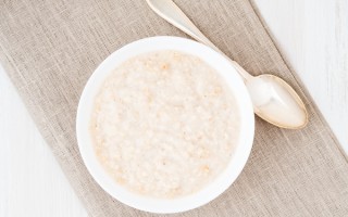 腊八粥的配料表包含什么？糖尿病人能否用燕麦和荞麦替代糯米