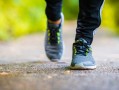 走路快和走路慢哪个对心脏更好？科学步速与步数是护心关键